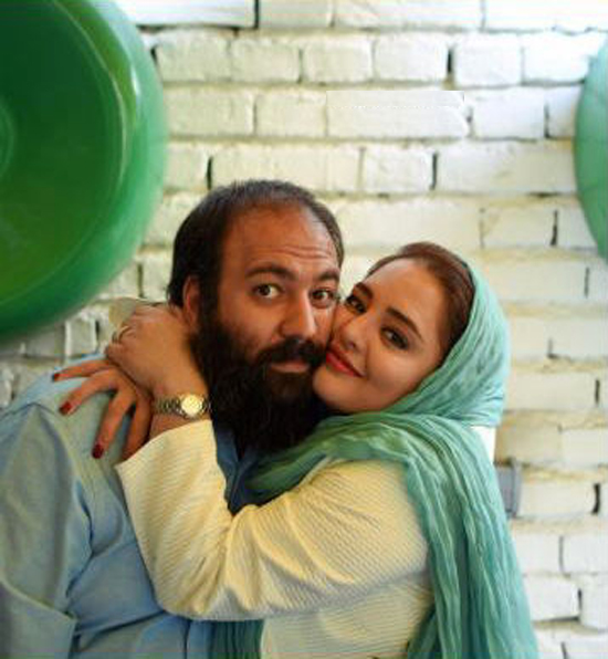 عکس: نرگس محمدی در آغوش همسرش!